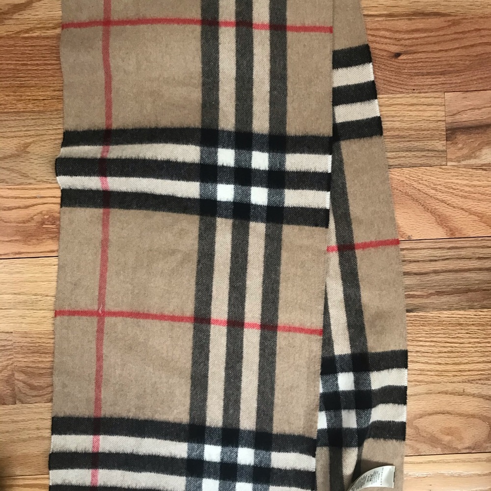 COPY - Burberry Scarf